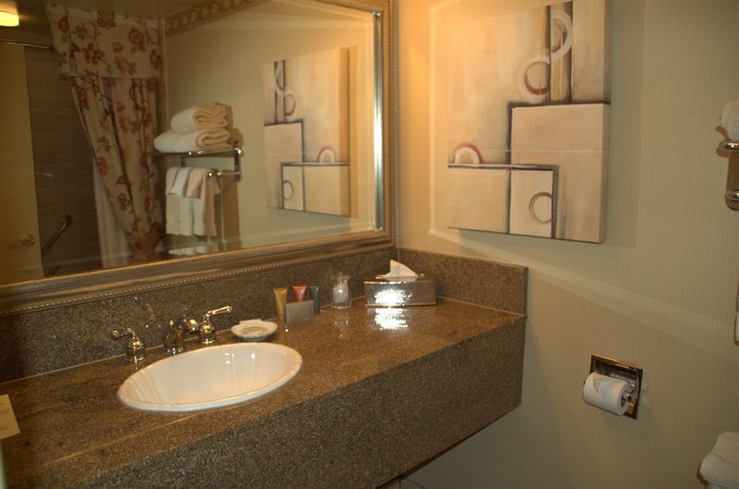 Golden Nugget Hotel Room Pictures 5