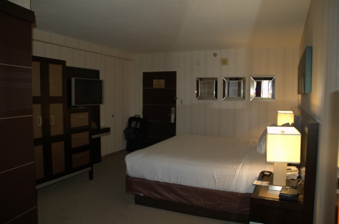 Gold Coast Hotel Room Pictures 3