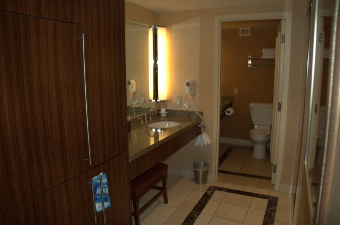 Rio Las Vegas Hotel Suite Pictures 5