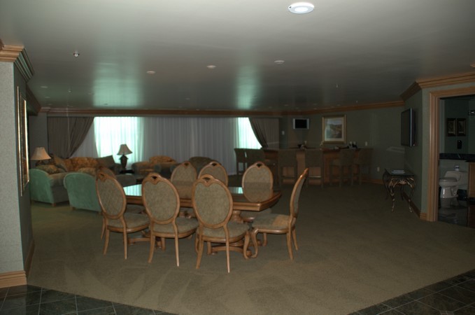 South Point Luxury Suite Pictures 1