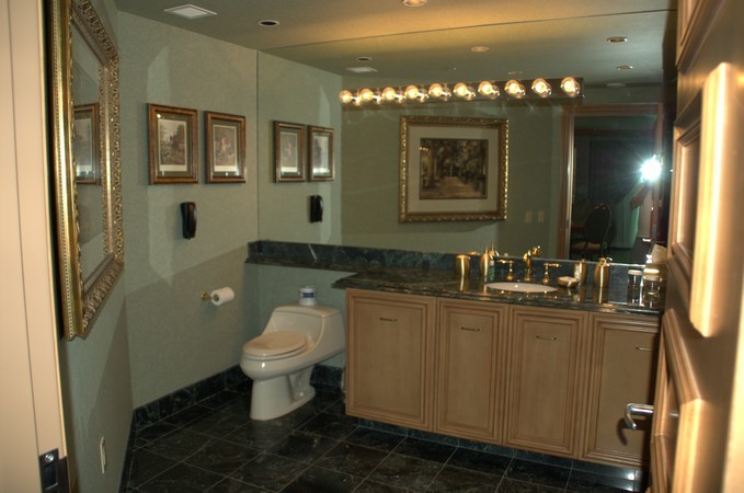 South Point Luxury Suite Pictures 4