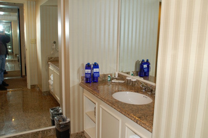 Bally's Las Vegas Hotel Room Pictures 5