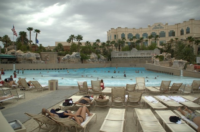 Mandalay Bay Pool Pictures 1