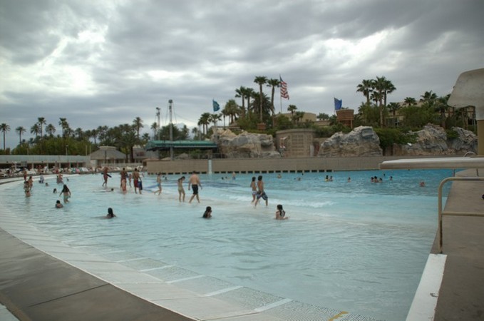 Mandalay Bay Pool Pictures 4