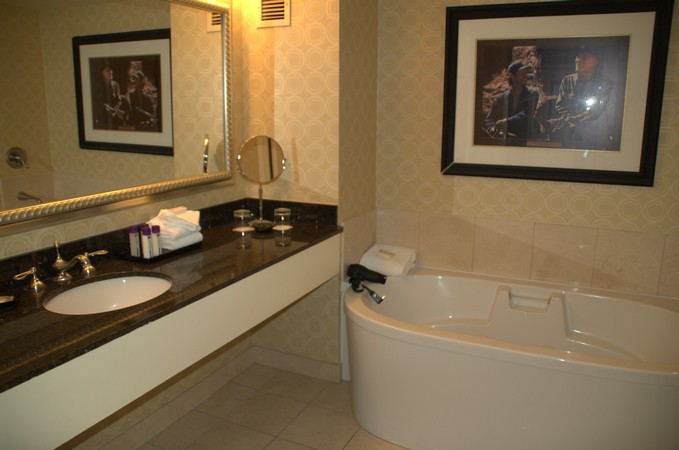 Planet Hollywood Hotel Room Pictures 5