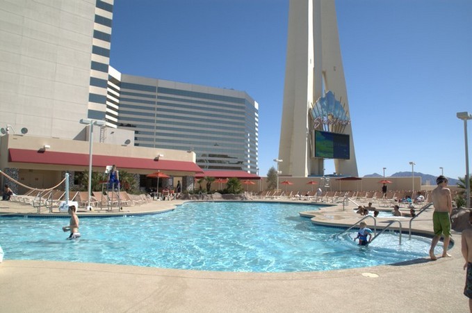 Stratosphere Pool Pictures 2