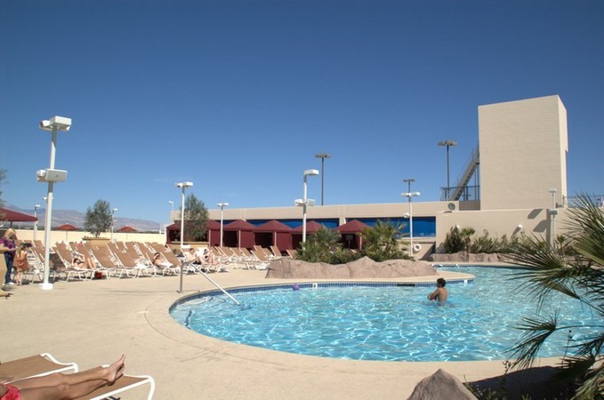 Stratosphere Pool Pictures 3
